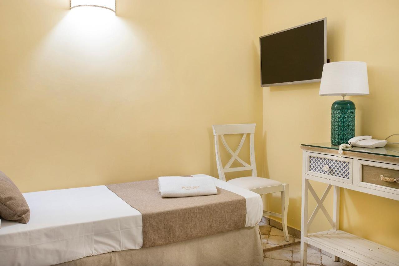 (22 m²), 1 Schlafzimmer und 1 eigene Badezimmer in Historisches Zentrum Neapel Exterior foto