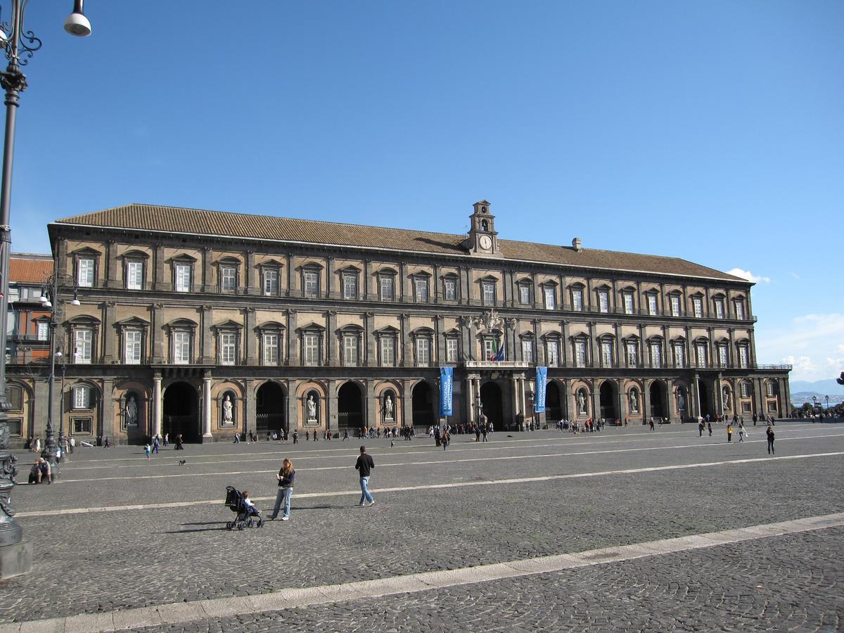 (22 m²), 1 Schlafzimmer und 1 eigene Badezimmer in Historisches Zentrum Neapel Exterior foto